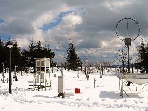 Wetterstation auf der Wasserkuppe Foto: Dirk Schmidt/Celsius auf Wkivoyage